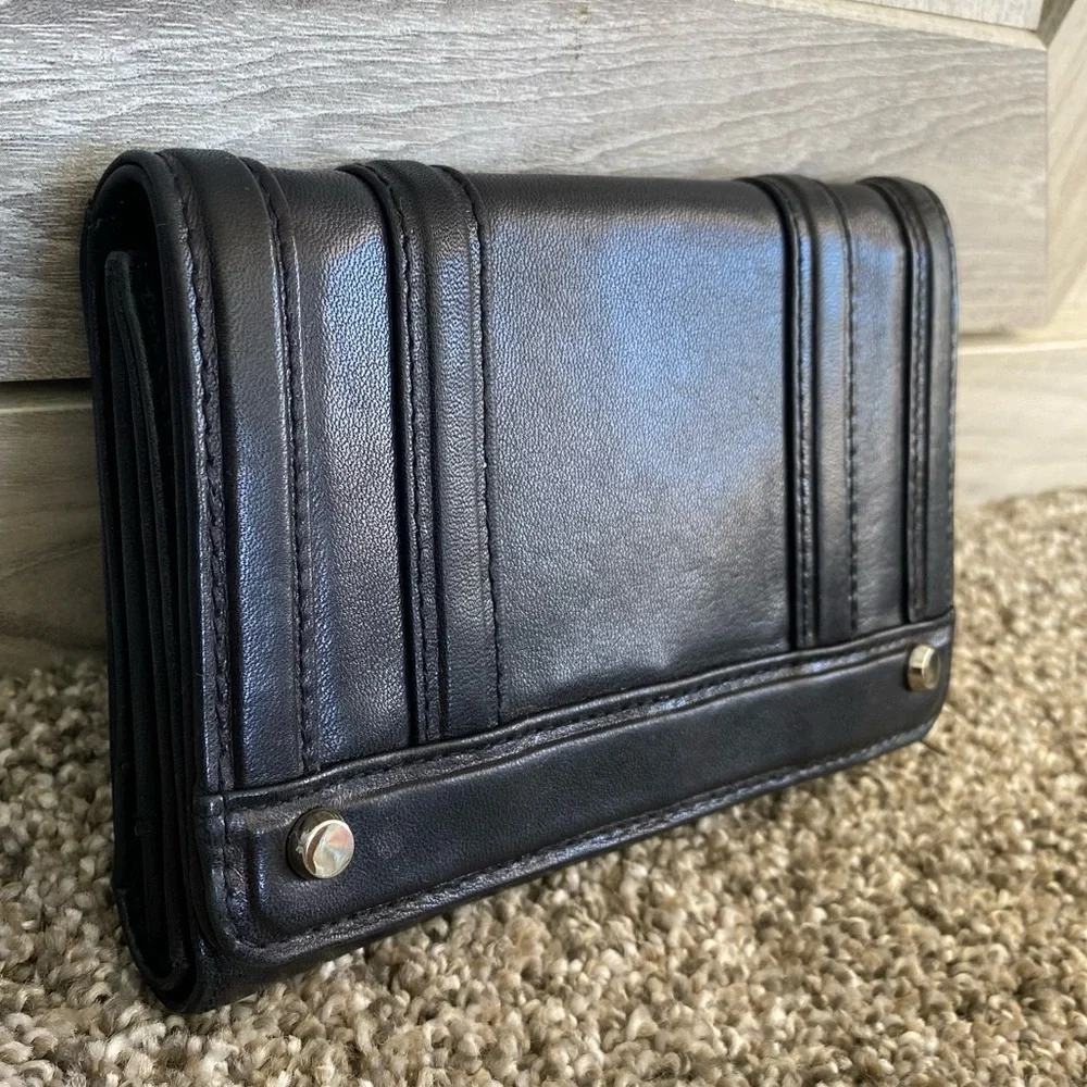 Perlina Black Leather Trifold Ladies Wallet Clutch